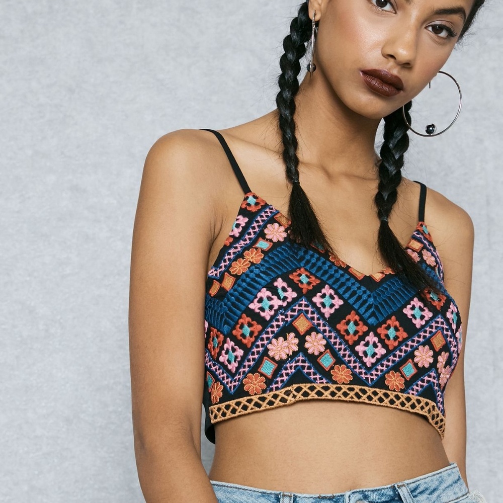 MISSGUIDED Embroidered Bralette - Picture 2 of 8